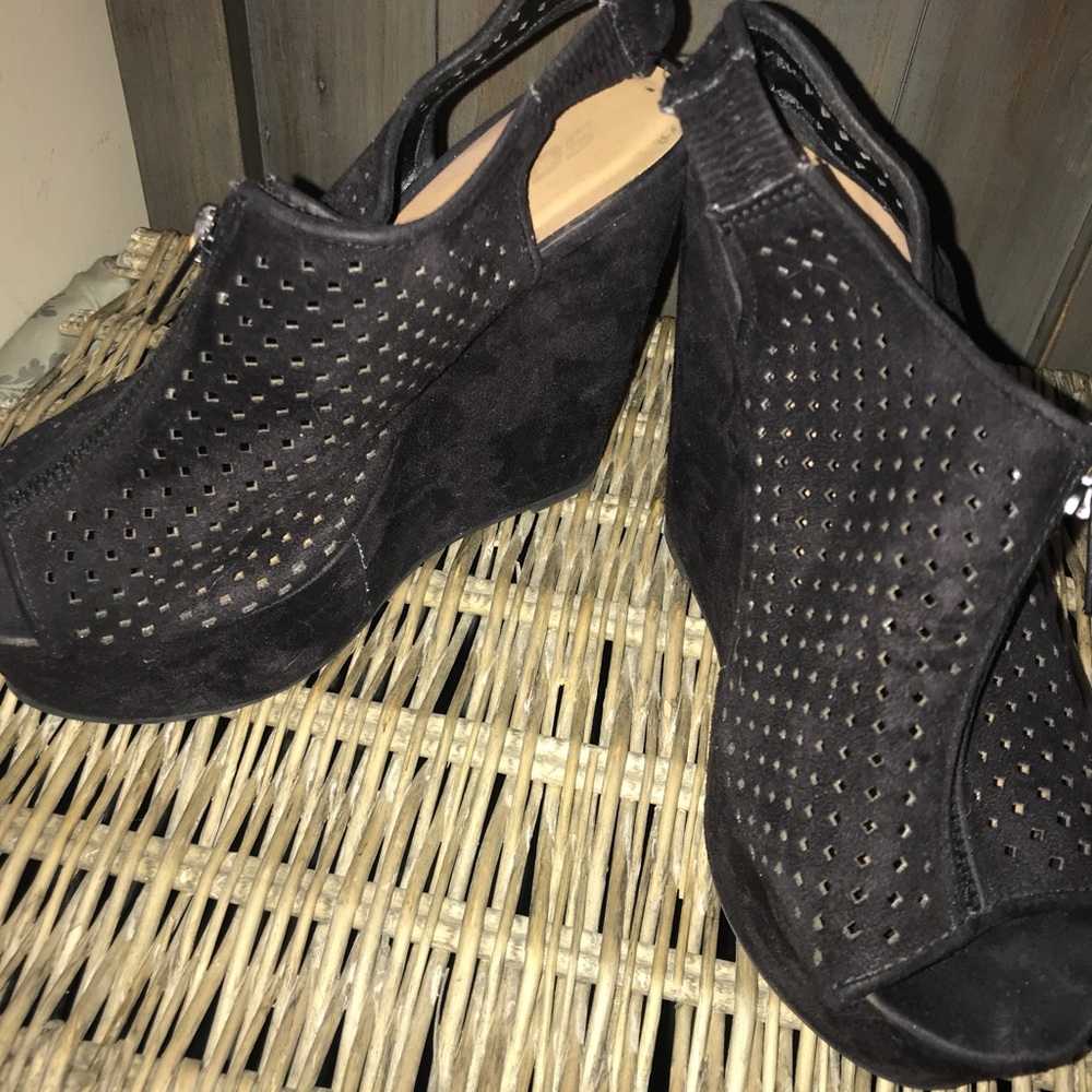 SODA black platform wedges